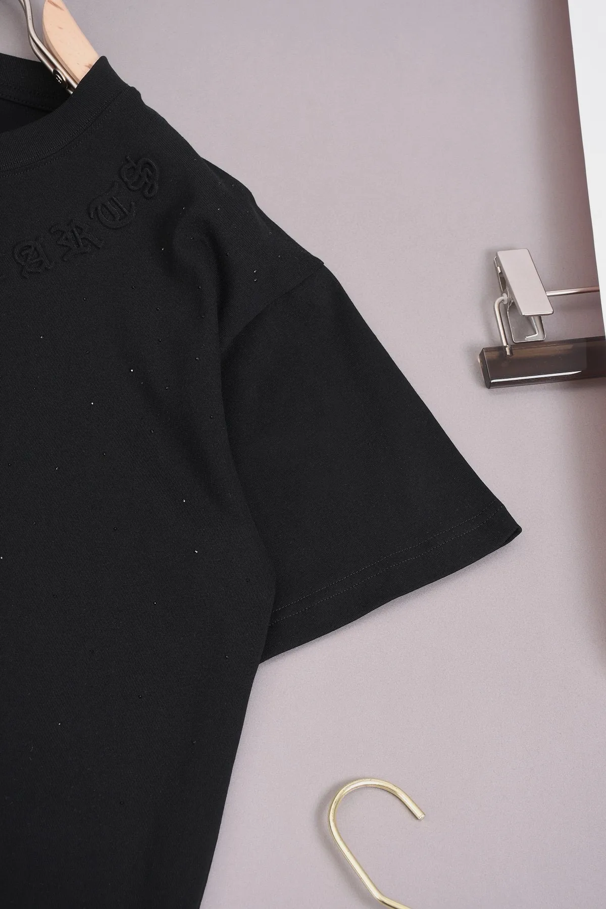 🅿️198 Chrome Hearts Select 280 grams of customized fabric [Top quality] Customized handmade hardware + concave and convex embossing + hot diamond embellishment process. Same style for men and women. Size: S M L XL XXL Color: black white